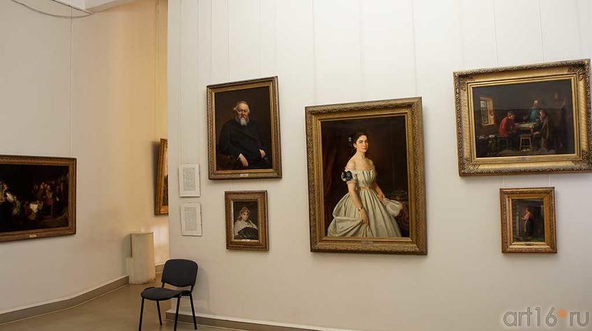 Фото №92593. Фрагмент экспозиции зала Русского искусства второй половины  XIX века