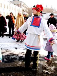 А теперь хоровод