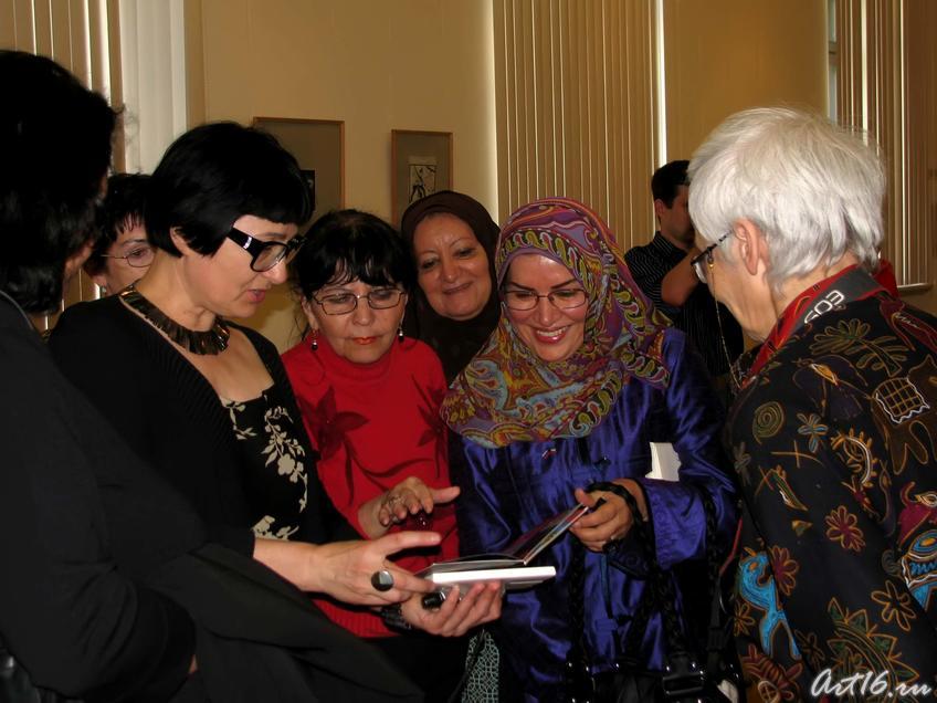 Фото №30697. Розалия Нургалеева, Розалина Шагеева  и гостьи