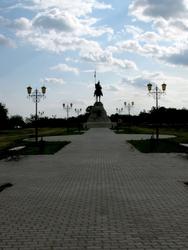 Вид на памятник Булгарскому Эмиру Ибрагиму I Бен Мухаммату