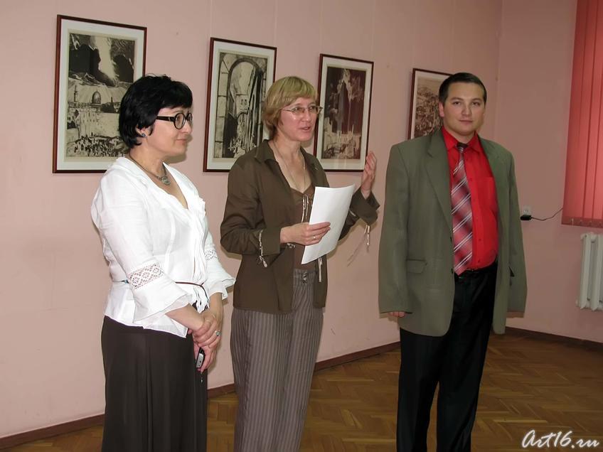 Фото №58210. Р.Нургалеева, О. Улемнова и представитель еврейской общины