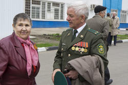 Встреча ветеранов на митинге 6 мая 2011
