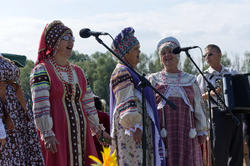Выступление фольклорного ансамбля