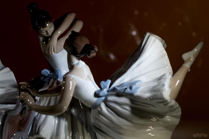 Фото №865685. Урок балета. Скульптор Хосе Луис Сантес. 2010 г. (фрагмент)