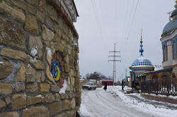 Во дворе Вселенского Храма Ильдара Ханова. Ст. Аракчино, Казань