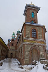 Во дворе Вселенского храма (вход в мечеть)