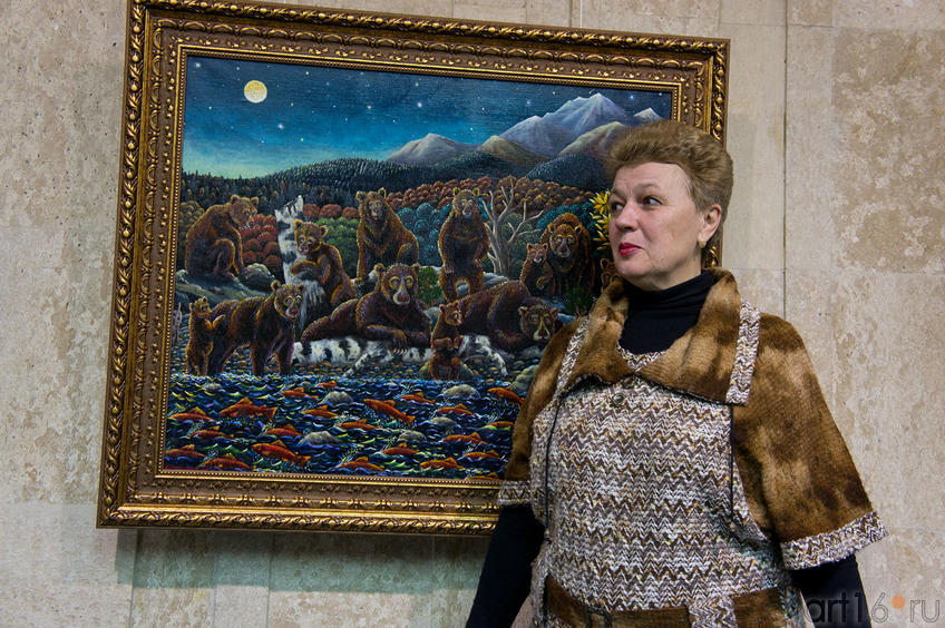 С.Грунис у картины А.Шаймарданова Вечный зов(2009; холст, масло)