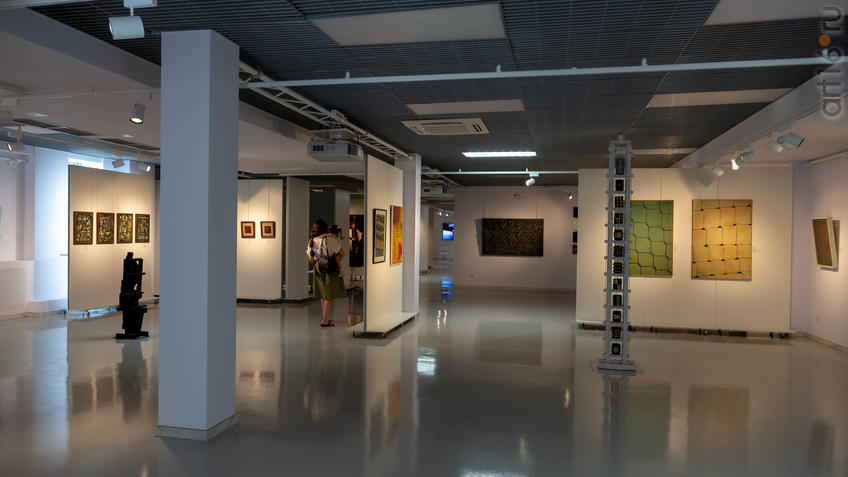 Фото №958705. Фрагмент экспозиции выставки художников Дагестана в ГСИ ГМИИ РТ
