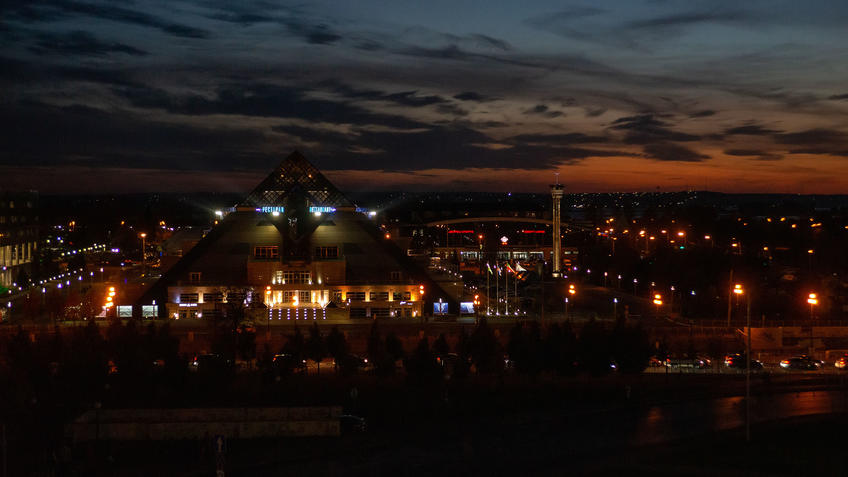 Фото №983106. Вид на КРЦ «Пирамида» от Юго-западной башни Казанского Кремля, октябрь 2020, Казань