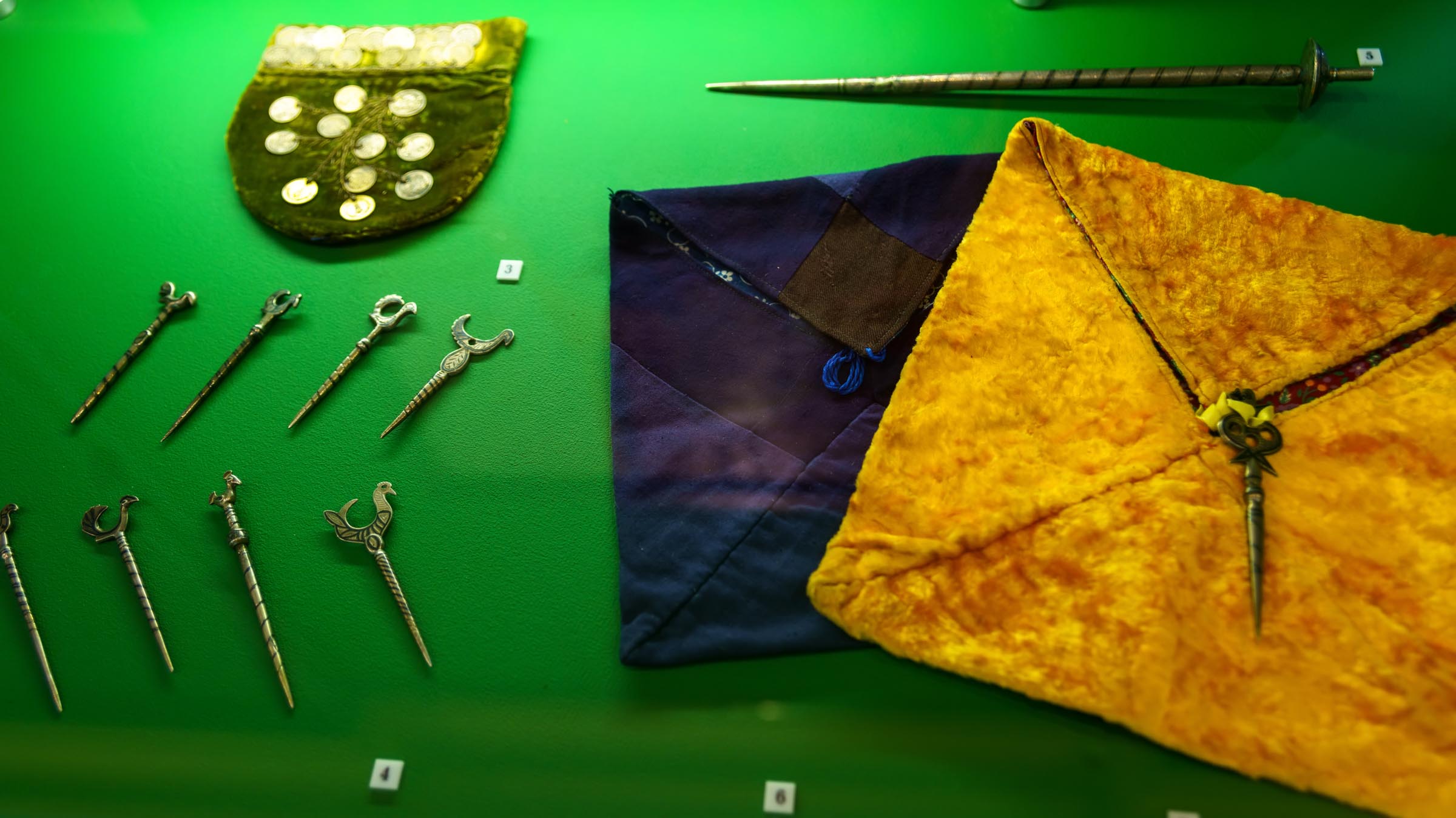 Кисет / Заколки сумочки для шв. принадл.  /Веретено / Сумочка для шв. принадл.::«Искусство Чеченской Республики XIX–XXI веков»