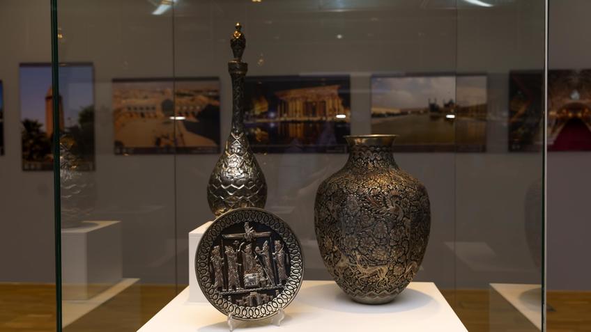 Фото №1001226. Традиционная иранская чеканка меди под серебро