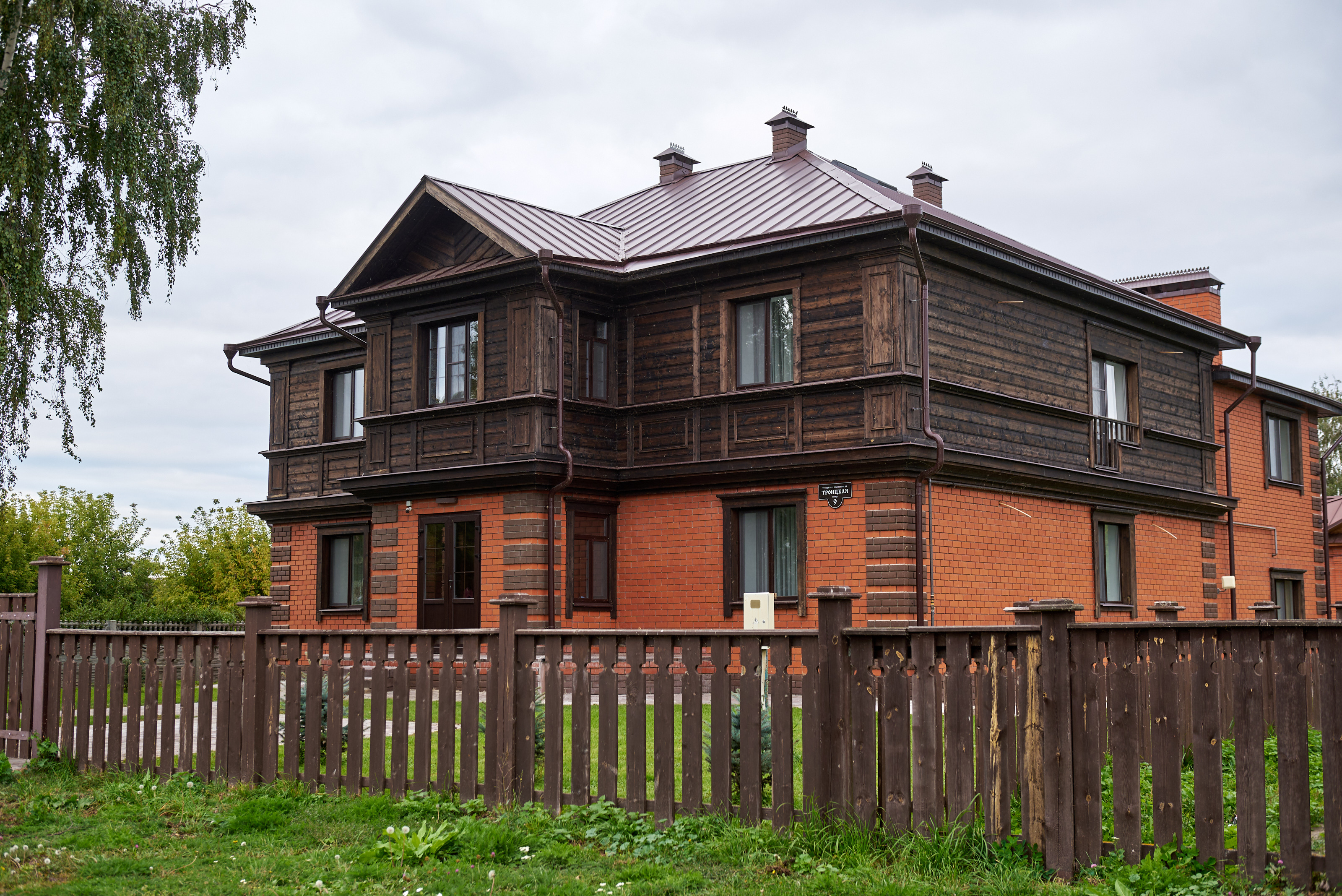 ::Открылась выставка Искусство быть запредельно близко в Свияжске