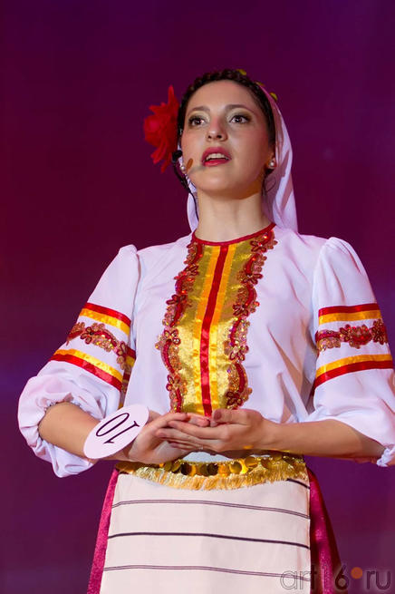 Александра (Македония) читает поэму о Родине на македонском языке::Жемчужина мира - 2012