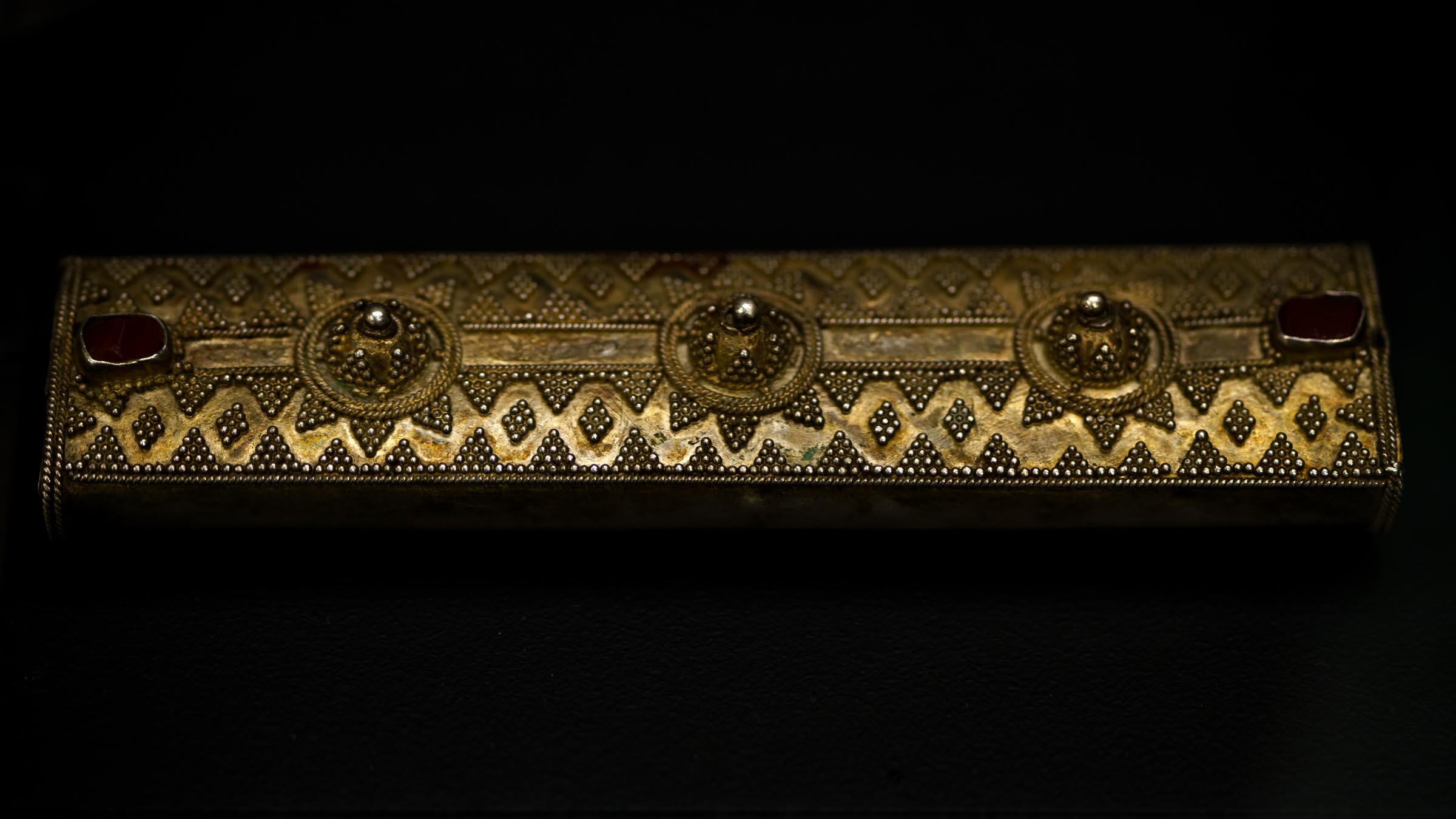 Обкладка ножен. Прикамье (?) XII-XIII вв.::«Серебро за меха» выставка 