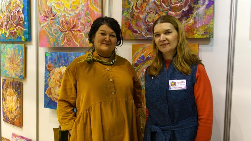 Бушуева Анна (слева)::АРТ-Галерея. Казань 2023