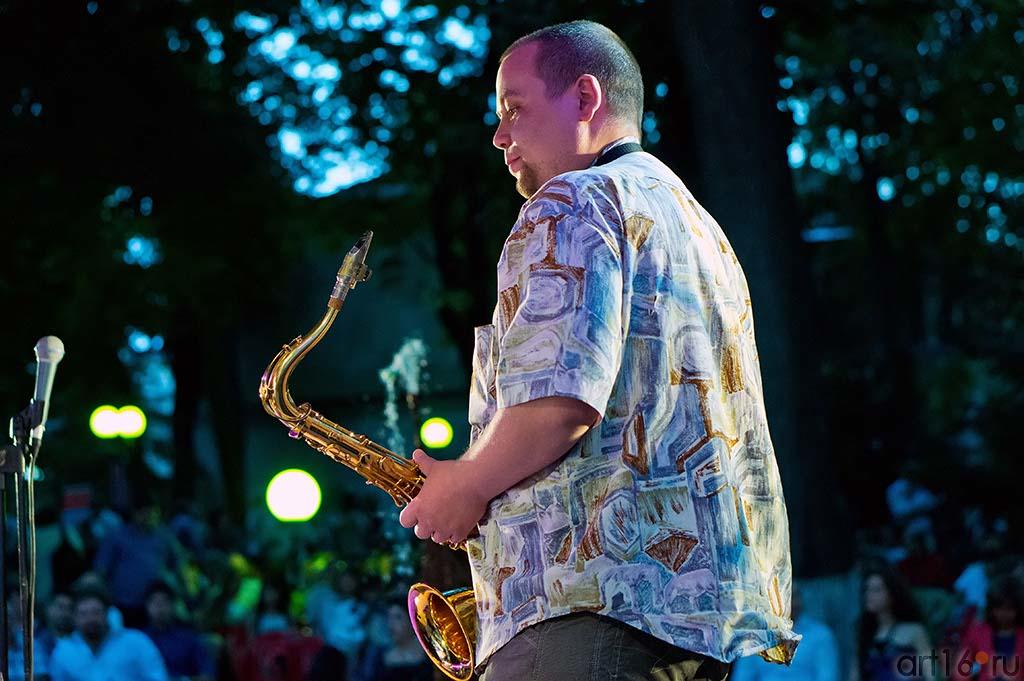 Дмитрий Забегаев (баритон-саксофон)::Джаз в Усадьбе Сандецкого. 2012.07.05 