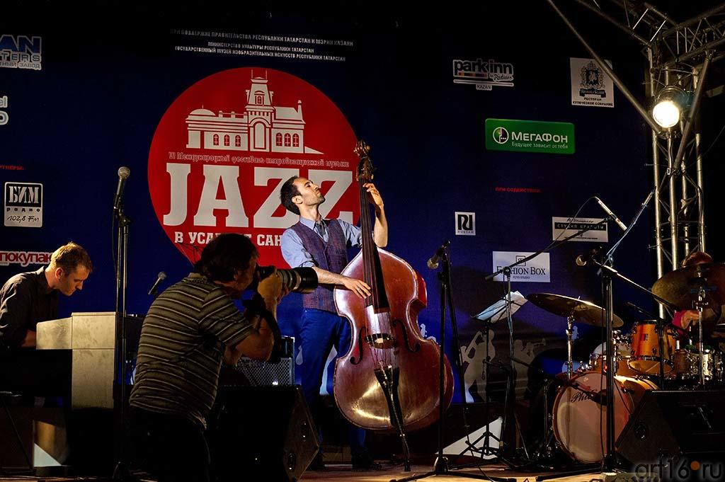 ʺWorld trioʺ::Джаз в Усадьбе Сандецкого. 2012.07.05 