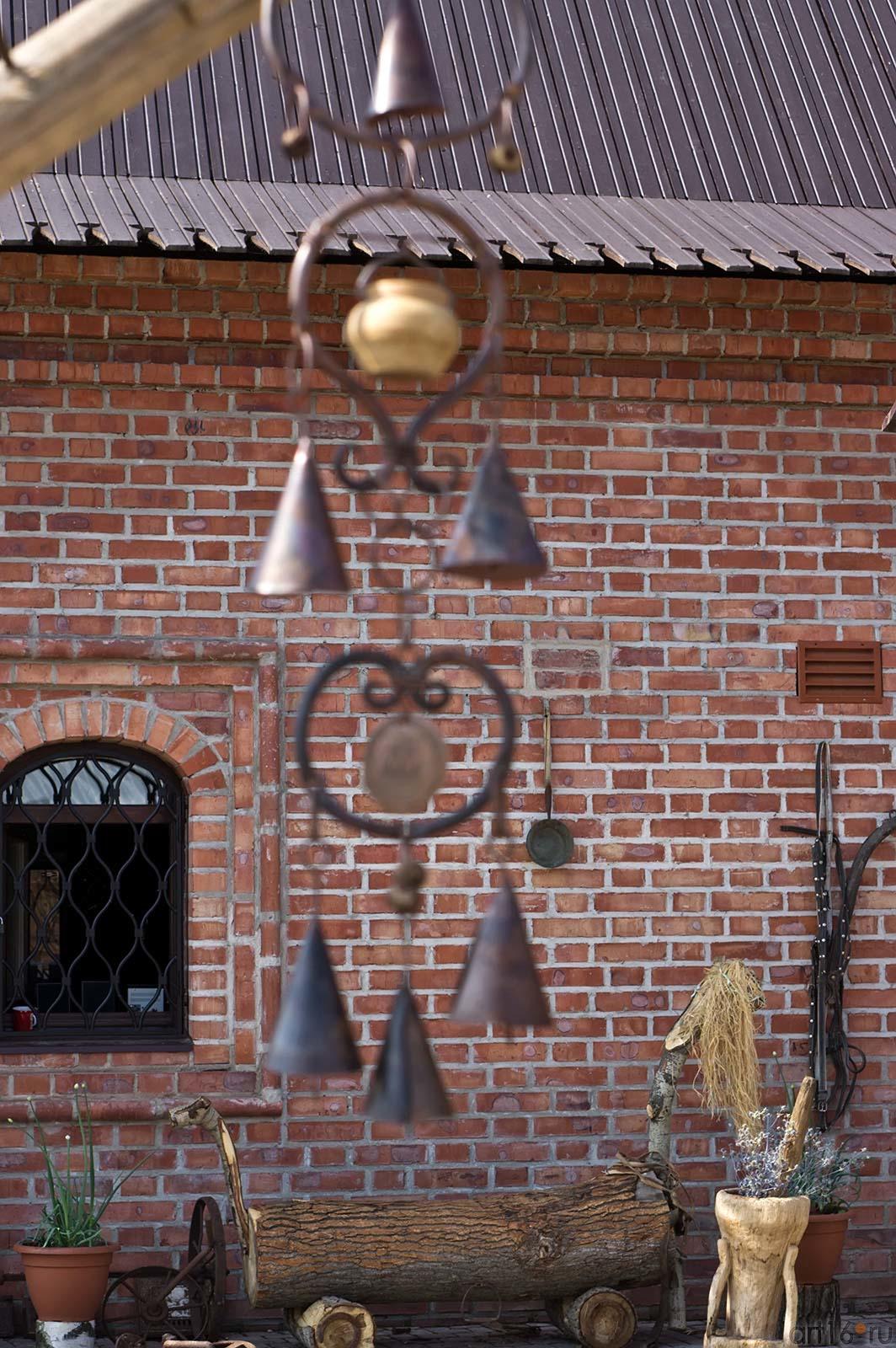 У кузнечной мастерской. Свияжск, июль 2012::Свияжск, июль 2012