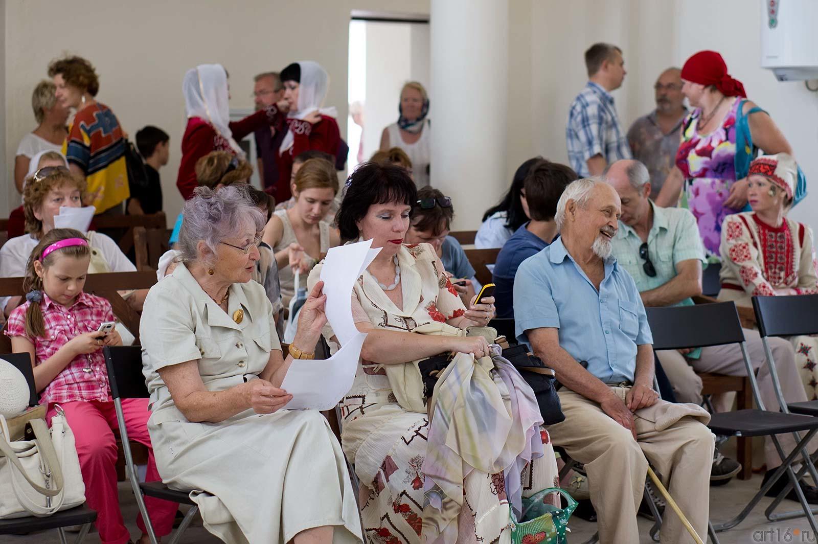 Зрители концерта в Свияжеске::Свияжск, июль 2012