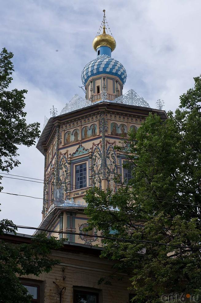 Вид на Петропавловский собор со стороны ул. М.Джалиля. Казань, июль 2012 ::К статье Вайнер Б.Г.