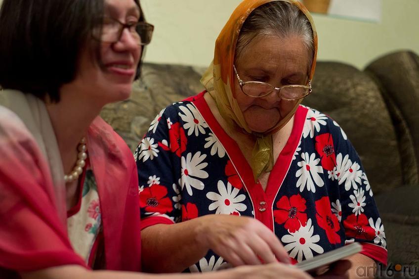 Наиля Ахунова и Нафиса Ганиевна Афзалова::Прогулка по Альметьевску