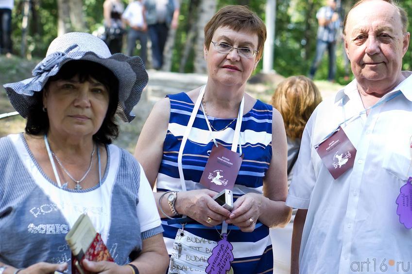 Чихалова Е.Е., Бехтерева М.А (род Бехтеревых), Швалев В.Н. (род Н.В.Швалева) ::Спасская ярмарка в Елабуге — 2012