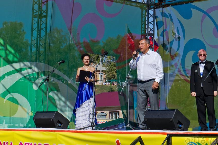 Минниханов Рустам Нургалиевич, Президент РТ::Спасская ярмарка в Елабуге — 2012