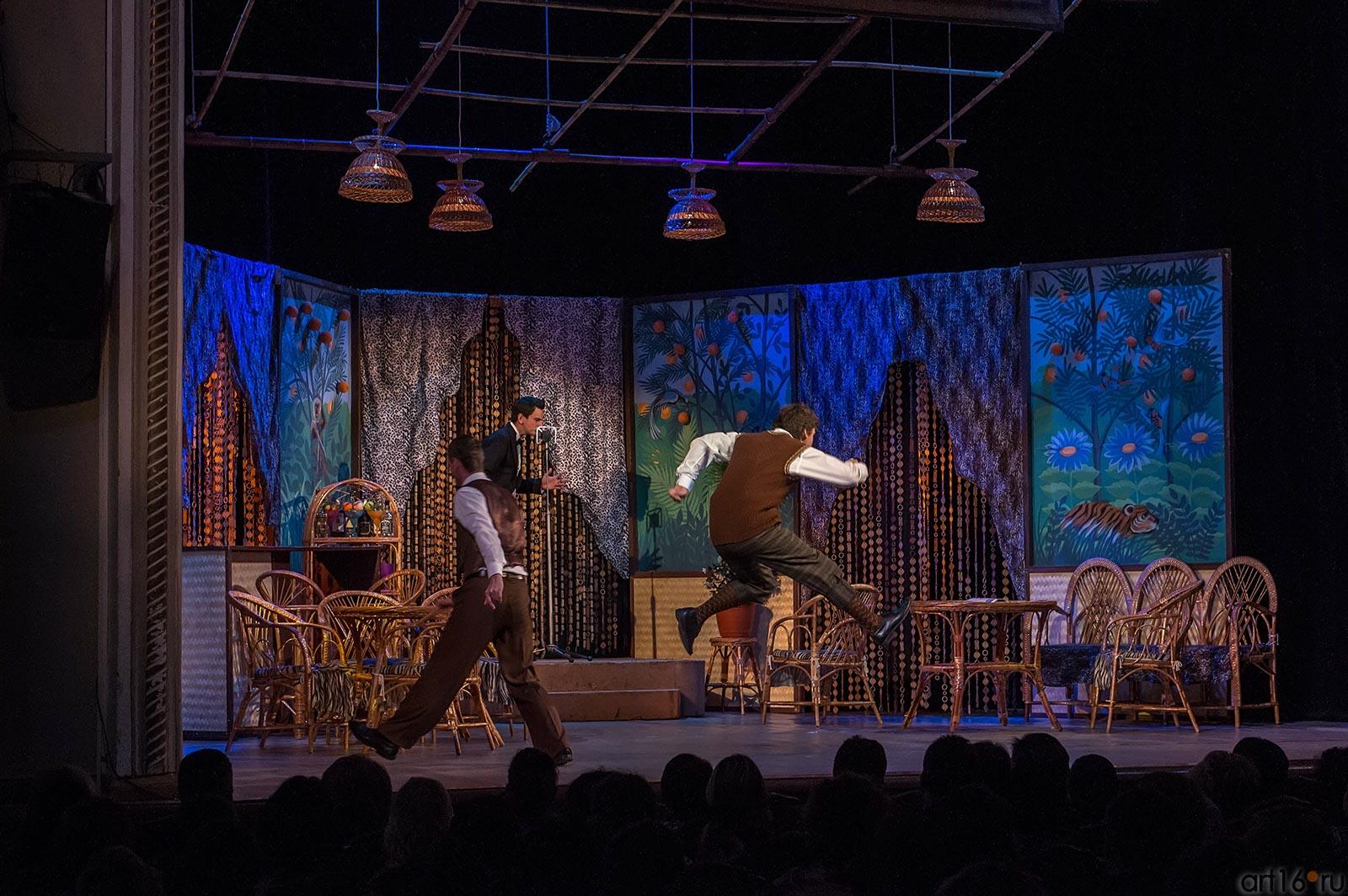 ʺЗдравствуйте, я Ваша тетяʺ, режиссер, сценограф — В.Чигишев,::ТЮЗ