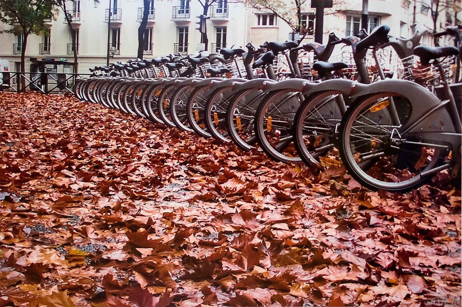 Париж в лужах Фотовыставка.  Автор Мария Яновская::Клод Фор «Игра слов»