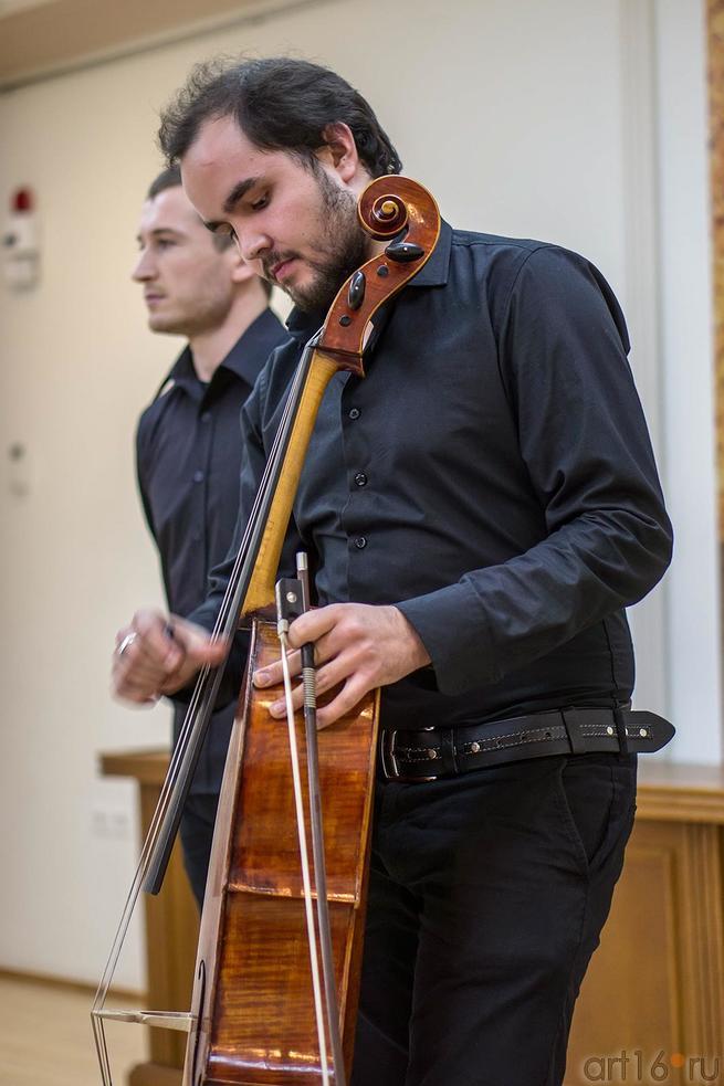 А.Абашев, С. Пономарев и ʺБлокадная виолончельʺ::Блокадная виолончель