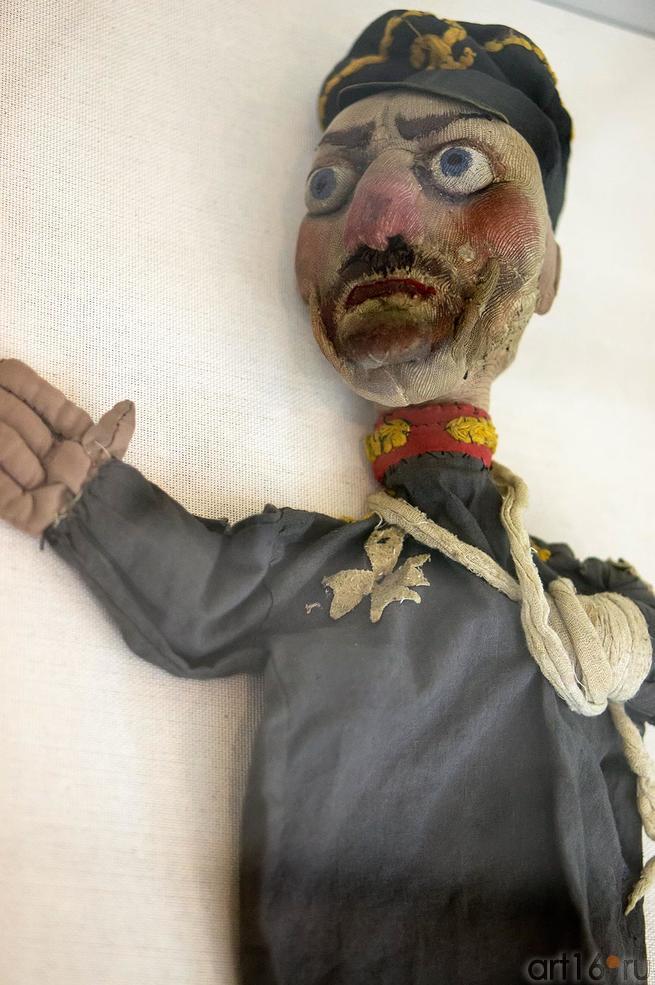 Куклы из детского кукольного пектакля. 1942-1943 гг.::Блокадная виолончель