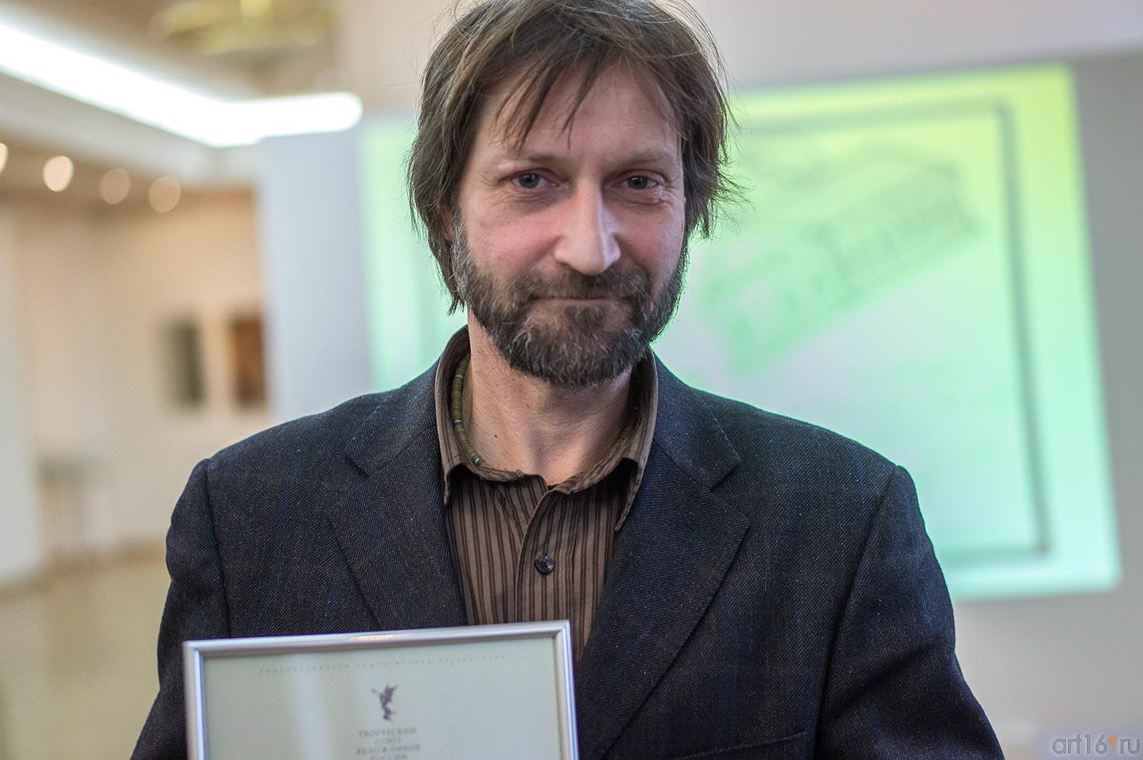 Пискарев В. ʺРоль традиции в современном искусствеʺ, круглый стол::Круглый стол