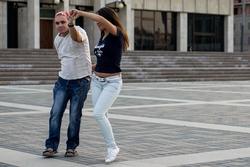  Танцуем сальсу. Казань, площадка перед театром Г.Камала,  август 2012