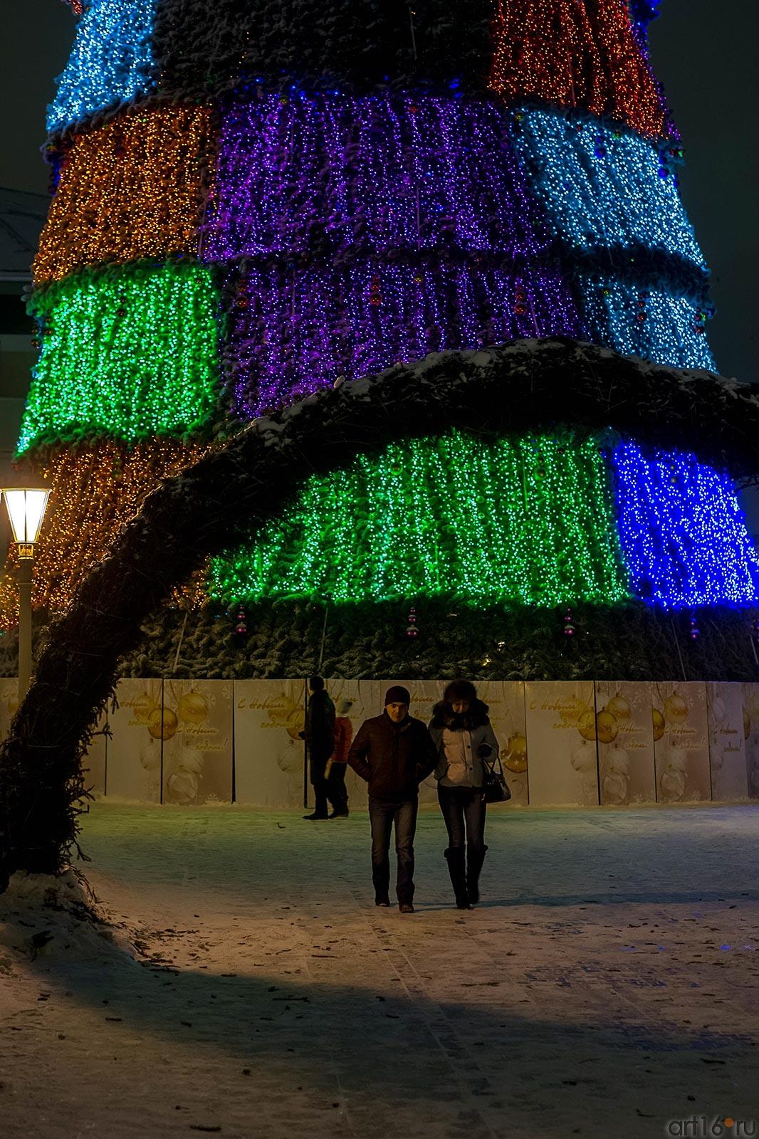 Фрагмент ёлки в  парке Тысячелетия::"Старый новый год" , прогулка по Казани