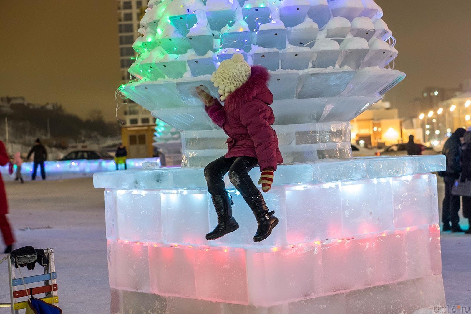 Ледовый городок, кукольный театр «Экият». Фото на память::"Старый новый год" , прогулка по Казани