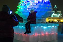 Ледовый городок, кукольный театр «Экият».Фото на память