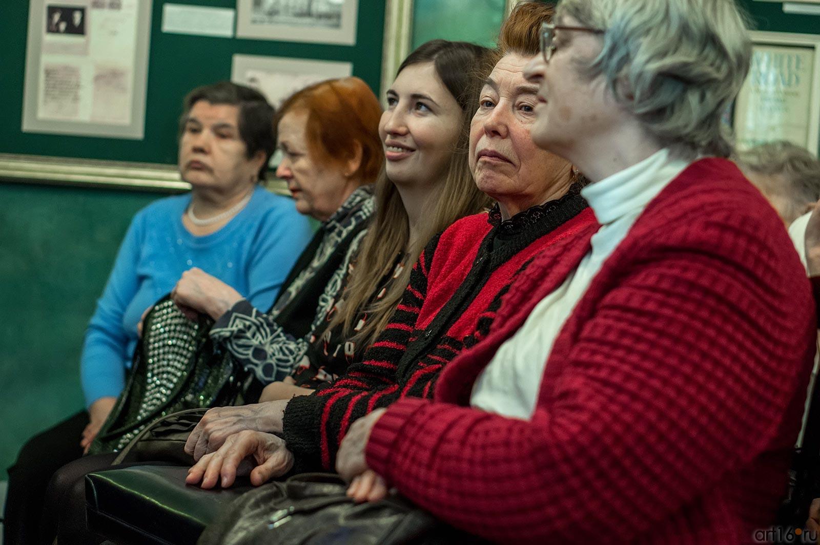 На творческом вечере Б.Г.Вайнера. В центре  — Альбина Абсалямова::«Чукотская серенада», Б.Г.Вайнер, творческий вечер к 65-и летию со дня рождения