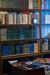 Книжный шкаф в кабинете А. Абсалямова