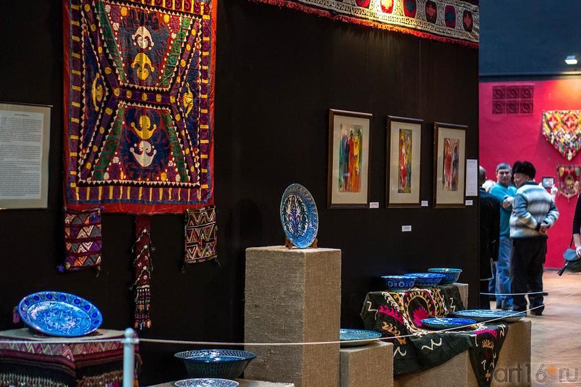 ::Выставка-продажа работ художников Узбекистана «Восточный караван»
