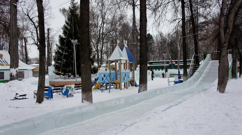 Ледяные горки в парке Горького. пермь, январь 2012::Прогулка по Перми