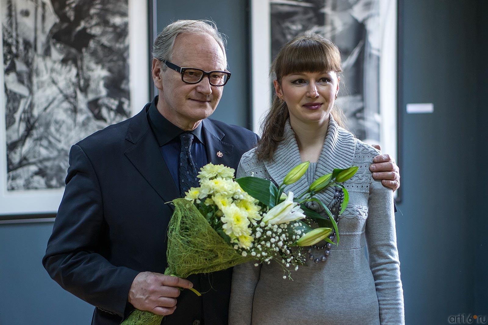 Александр Борисович Суворов с быв. ученицей, а теперь коллегой — Верой Карасёвой::«Пространство офорта» Александра Суворова
