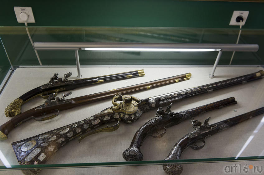 Пистолет кавалерийский, пистолет седельный, карабин с кремневым замком, поясные пистолеты::Художественное оружие из собрания Государственного Эрмитажа