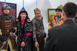 И добры молодцы, и седовласые старцы на «Арт-галерее. Казань — 2013»