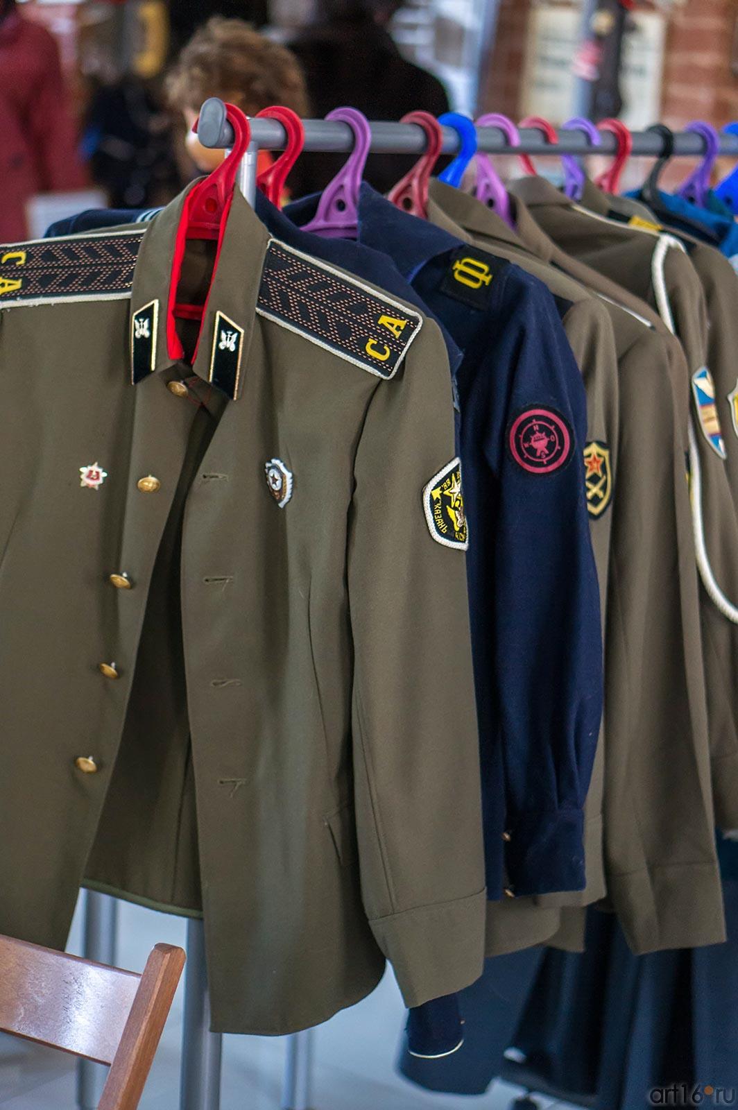 Парадные неуставные кители::23 февраля в музее «Соц. быта». Казань — 2013