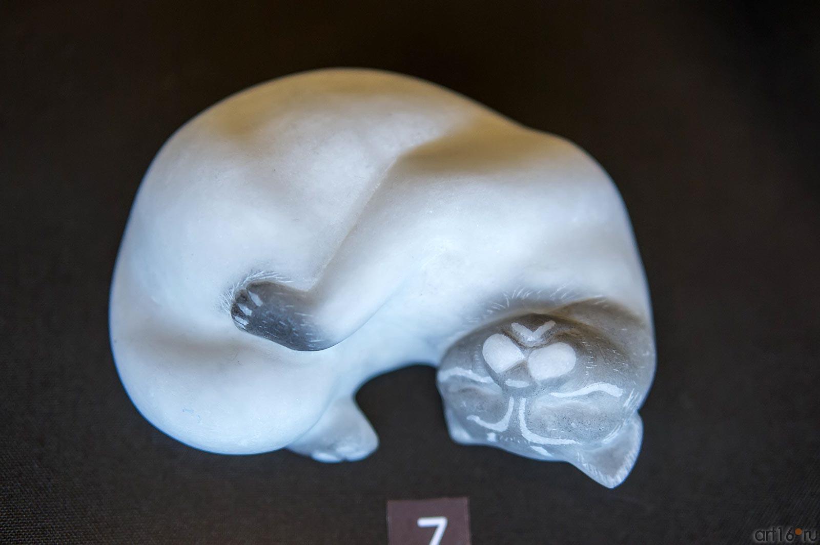 Кошка. Ангидрит, природный краситель::«Роман с камнем» выставка 