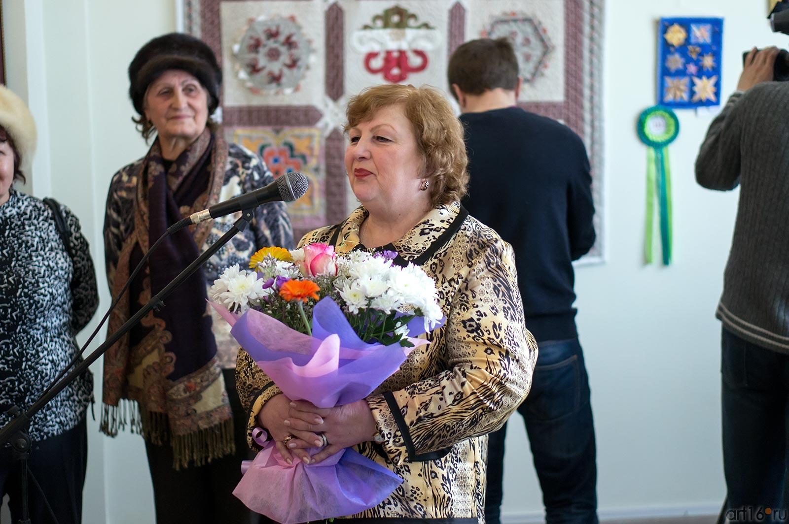 Кузнецова Нина Любимовна (Василиса)::Н. Л. Кузнецова «Текстильный вернисаж»