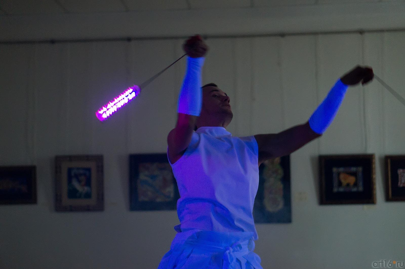 Олег Глебов::Любовь Гриценко: «Краски, рожденные огнем». Художественная эмаль.