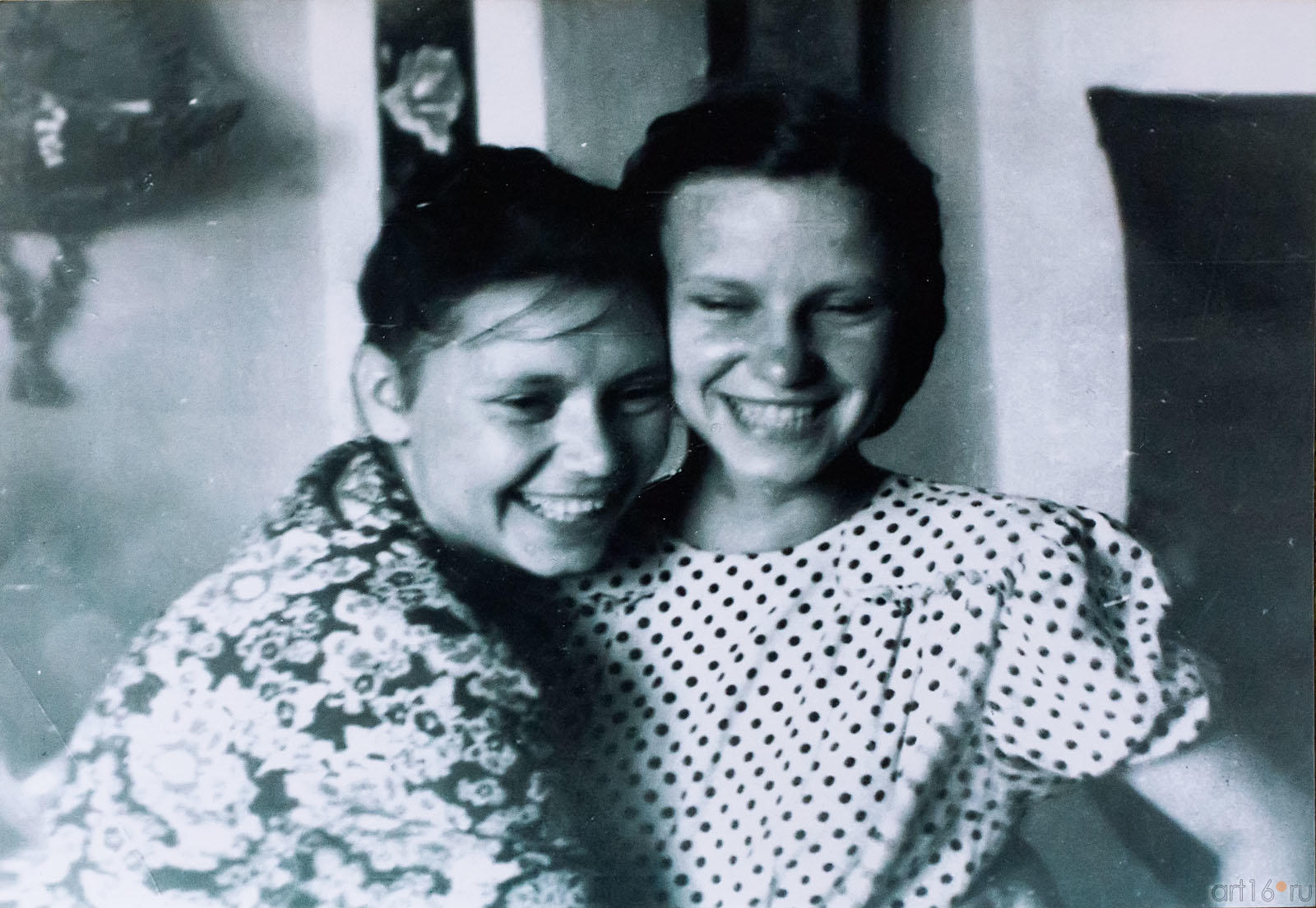 Гера и Оля. Казань, июнь 1952. фото: В. Воробьева::Никитина Гертруда Александровна