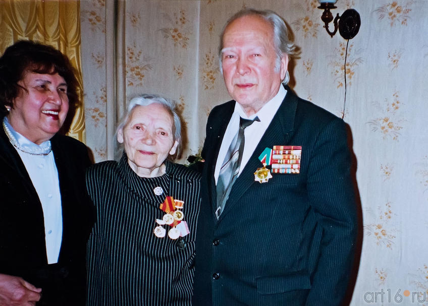 Казань, 6 мая 2005. На встрече уч-ов ВОв, закончивших КХУ. Фото: А.Бабичева::Никитина Гертруда Александровна