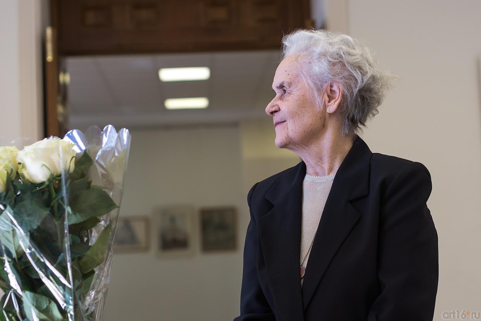 Попова Валентина Витальевна::Валентина Попова, юбилейная выставка